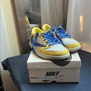 Travis Scott Canary wms 9 Authentic